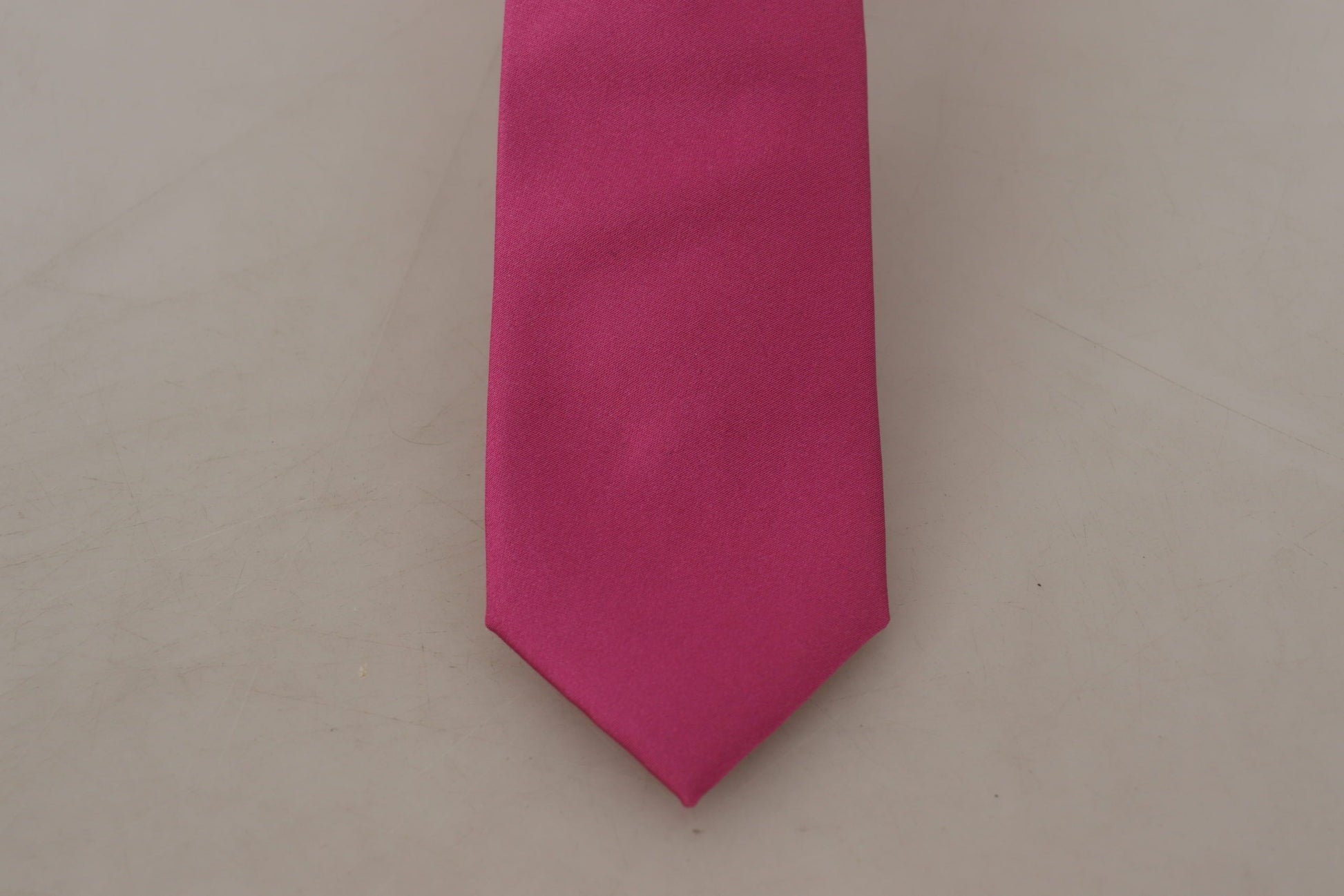 Elegant Pink Silk Bow Tie for the Dapper Gentleman