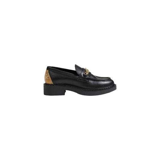 Black Leather Flat Shoe