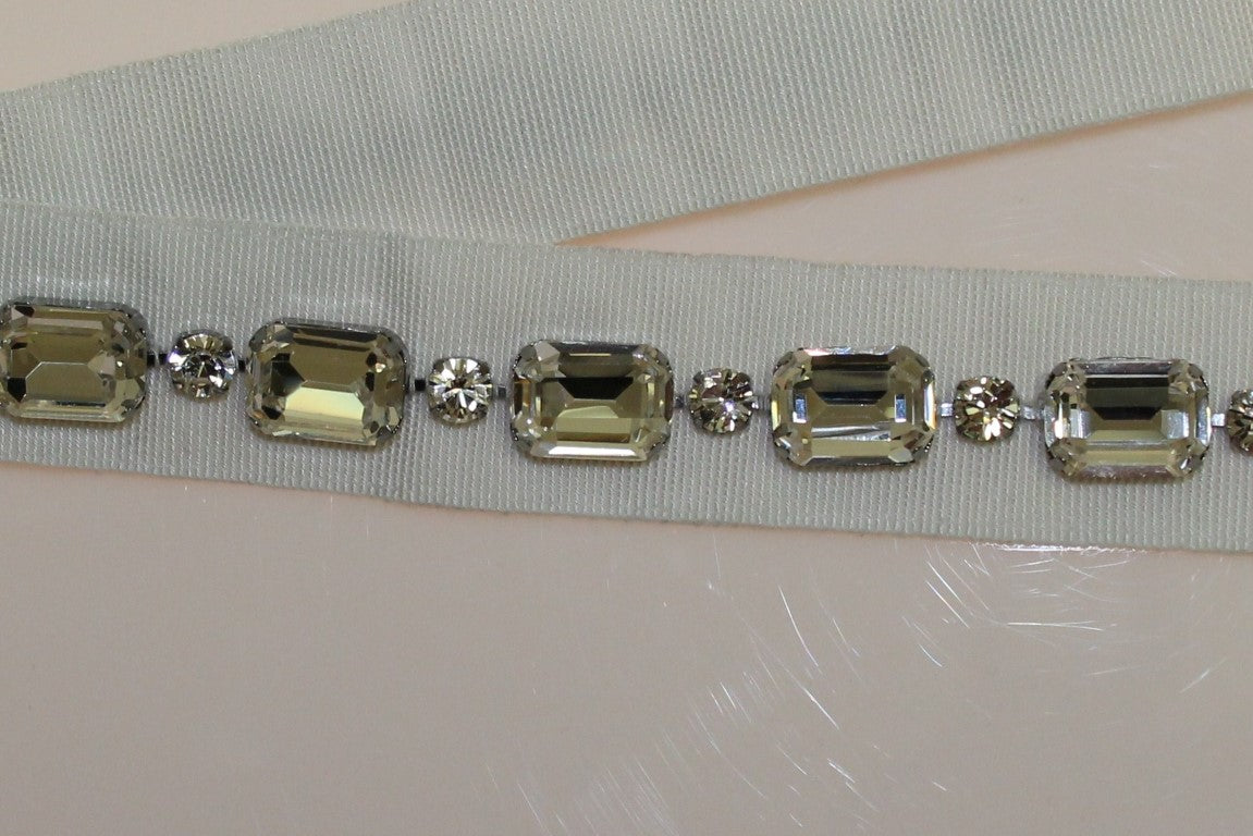 Elegant Crystal-Embellished Waist Belt