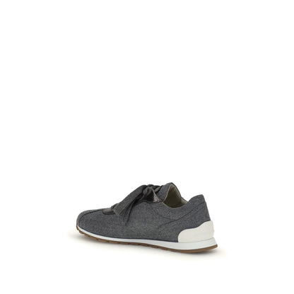 PAIR OF SNEAKERS