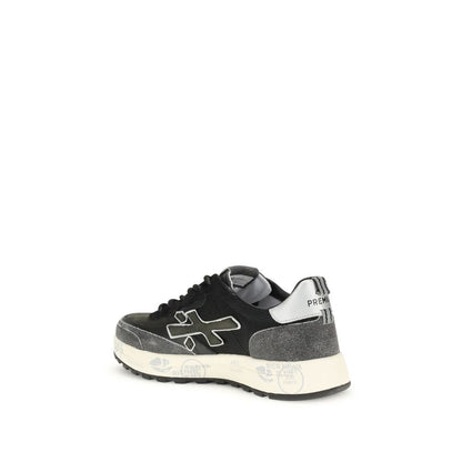 Nous Sneakers