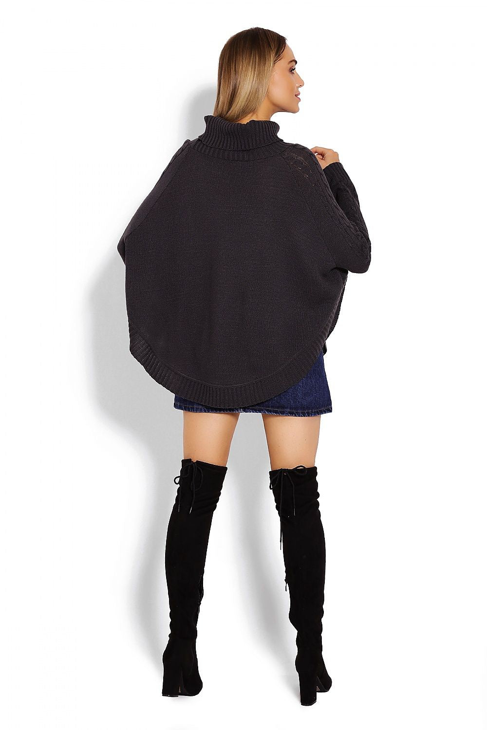 Poncho model 122917 PeeKaBoo