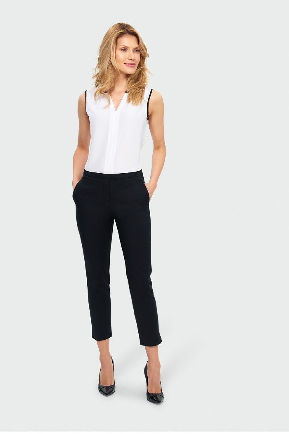 Women trousers model 140938 Greenpoint