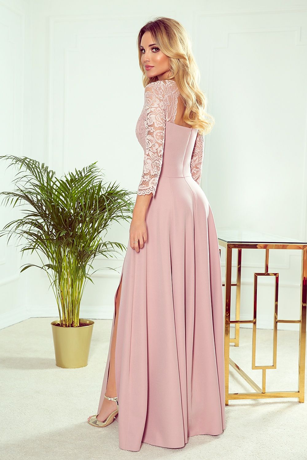 Long dress model 145154 Numoco